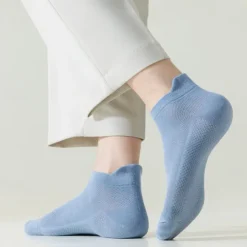 1 Pair Men's Simple Breathable Mesh Short Socks, Thin Basketball Sports Socks, Summer, Solid Color