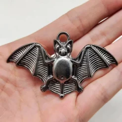 Bat Shower Curtain Hooks for Halloween Theme Decoration Bathroom Shower Rods, Rustproof Stainless Steel Shower Curtain Rings for Halloween Party Gothic Haunted House Decor 1pc