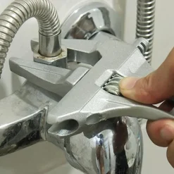 Bathroom Adjustable Wrench, 16-68mm Mini Adjustable Wrench, Small Space Multifunctional Aluminum Wrench, Bathroom Pipe Nut Removal Tool