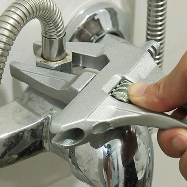 Bathroom Adjustable Wrench, 16-68mm Mini Adjustable Wrench, Small Space Multifunctional Aluminum Wrench, Bathroom Pipe Nut Removal Tool