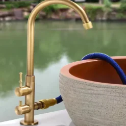 Bathroom Sink Faucet - Classic Antique Brass Mount Outside Single Handle One HoleBath Taps