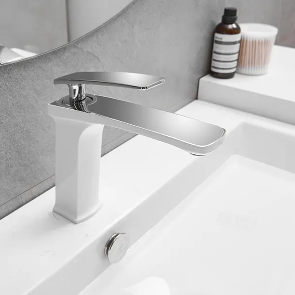 Bathroom Sink Faucet - Classic / Waterfall Nickel Brushed / Electroplated / Painted Finishes Centerset Single Handle One HoleBath Taps