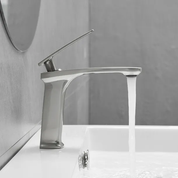 Bathroom Sink Faucet - Classic / Waterfall Nickel Brushed / Electroplated / Painted Finishes Centerset Single Handle One HoleBath Taps