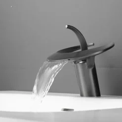 Bathroom Sink Faucet - Classic / Waterfall Electroplated Mount Outside Single Handle One HoleBath Taps