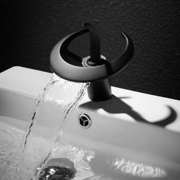 Bathroom Sink Faucet - Classic / Waterfall Electroplated Mount Outside Single Handle One HoleBath Taps