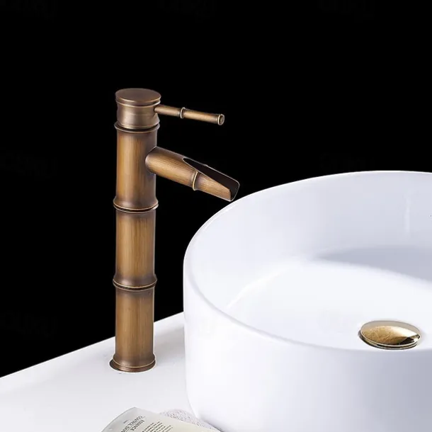 Bathroom Sink Faucet - Classic Antique Brass Centerset Single Handle One HoleBath Taps