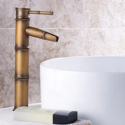 Bathroom Sink Faucet - Classic Antique Brass Centerset Single Handle One HoleBath Taps