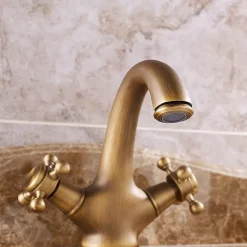 Bathroom Sink Faucet - Classic Antique Brass Centerset Two Handles One HoleBath Taps