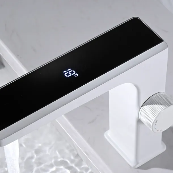 Bathroom Sink Faucet - Classic Chrome / Gun Grey Electroplated / Black / Whiete Painted Finishes Centerset Single Handle One HoleBath Temperature Display Taps