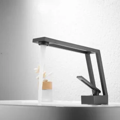 Bathroom Sink Faucet - Classic Electroplated / Painted Finishes Centerset Single Handle One HoleBath Taps