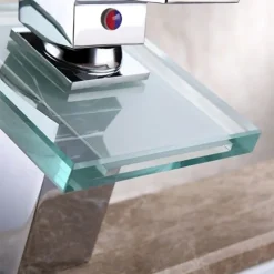 Bathroom Sink Faucet - LED / Waterfall Chrome Centerset One Hole / Single Handle One HoleBath Taps / Brass