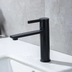 Bathroom Sink Faucet - Rotatable Chrome Centerset Single Handle One HoleBath Taps