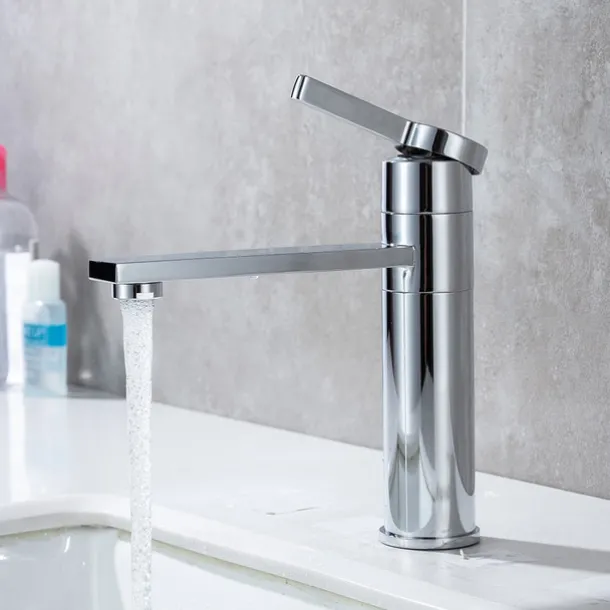 Bathroom Sink Faucet - Rotatable Chrome Centerset Single Handle One HoleBath Taps