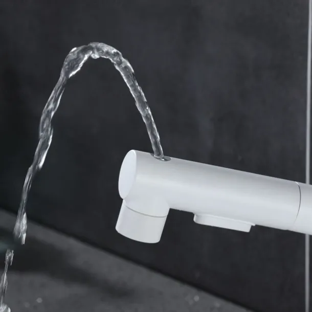 Bathroom Sink Faucet - Rotatable / Pull out Chrome / Electroplated / Painted Finishes Centerset Single Handle One HoleBath Taps