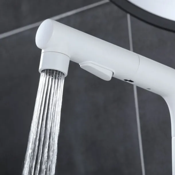 Bathroom Sink Faucet - Rotatable / Pull out Chrome / Electroplated / Painted Finishes Centerset Single Handle One HoleBath Taps