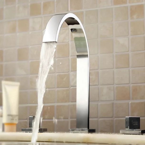 Bathroom Sink Faucet - Rotatable / Widespread / Waterfall Chrome Deck Mounted Two Handles Three HolesBath Taps