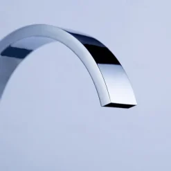 Bathroom Sink Faucet - Rotatable / Widespread / Waterfall Chrome Deck Mounted Two Handles Three HolesBath Taps