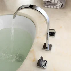 Bathroom Sink Faucet - Rotatable / Widespread / Waterfall Chrome Deck Mounted Two Handles Three HolesBath Taps