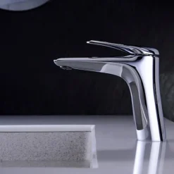 Bathroom Sink Faucet - Single Chrome / Brushed / Electroplated Centerset Single Handle One HoleBath Taps / Brass