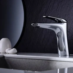 Bathroom Sink Faucet - Single Chrome / Brushed / Electroplated Centerset Single Handle One HoleBath Taps / Brass