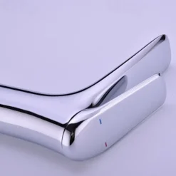 Bathroom Sink Faucet - Single Chrome / Brushed / Electroplated Centerset Single Handle One HoleBath Taps / Brass