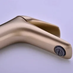 Bathroom Sink Faucet - Single Chrome / Brushed / Electroplated Centerset Single Handle One HoleBath Taps / Brass