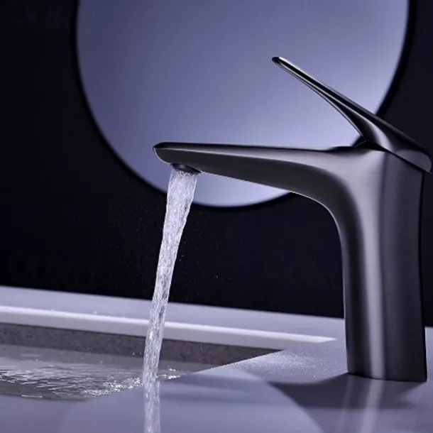 Bathroom Sink Faucet - Single Chrome / Brushed / Electroplated Centerset Single Handle One HoleBath Taps / Brass