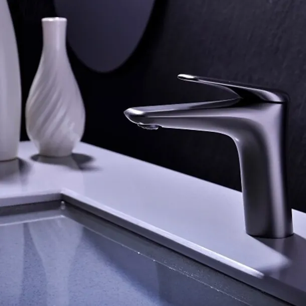 Bathroom Sink Faucet - Single Chrome / Brushed / Electroplated Centerset Single Handle One HoleBath Taps / Brass