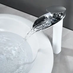 Bathroom Sink Faucet - Waterfall Electroplated / Painted Finishes Centerset Single Handle One HoleBath Taps