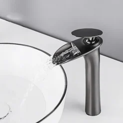 Bathroom Sink Faucet - Waterfall Electroplated / Painted Finishes Centerset Single Handle One HoleBath Taps
