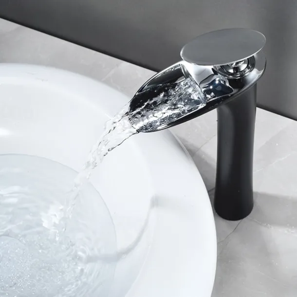 Bathroom Sink Faucet - Waterfall Electroplated / Painted Finishes Centerset Single Handle One HoleBath Taps