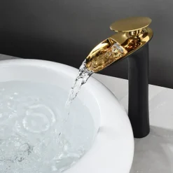Bathroom Sink Faucet - Waterfall Electroplated / Painted Finishes Centerset Single Handle One HoleBath Taps