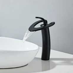 Bathroom Sink Faucet - Waterfall Chrome / Nickel Brushed / Electroplated Centerset Single Handle One HoleBath Taps