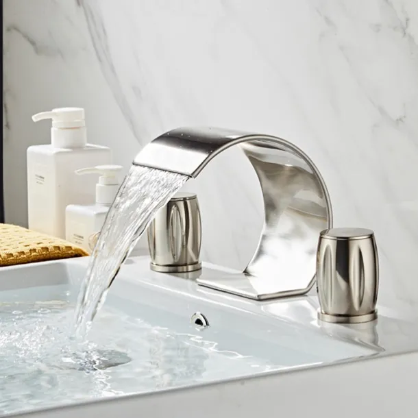 Bathroom Sink Faucet - Waterfall Chrome / Oil-rubbed Bronze / Nickel Brushed Widespread Two Handles Three HolesBath Taps