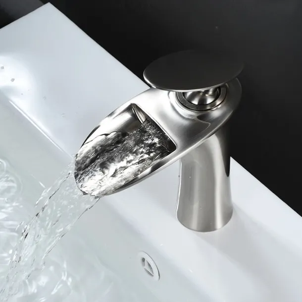 Bathroom Sink Faucet - Waterfall Electroplated / Painted Finishes Centerset Single Handle One HoleBath Taps