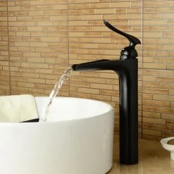 Bathroom Sink Faucet - Waterfall Chrome Centerset Single Handle One HoleBath Taps