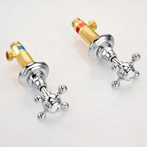 Bathroom Sink Faucet - Widespread Electroplated Widespread Two Handles Three HolesBath Taps