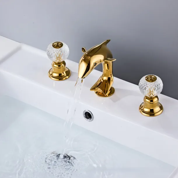 Bathroom Sink Faucet - Widespread Chrome Widespread Two Handles Three HolesBath Taps