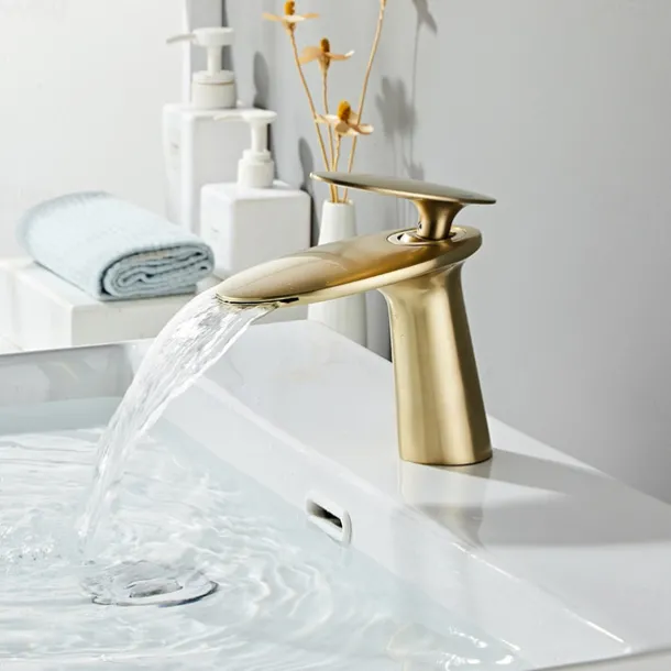 Bathroom Sink Faucet, Brass Waterfall Single Handle One Hole Modern Style Bath Taps with Hot and Cold Water