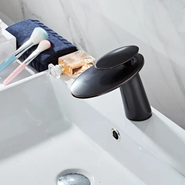 Bathroom Sink Faucet, Brass Waterfall Single Handle One Hole Modern Style Bath Taps with Hot and Cold Water