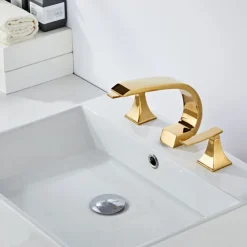 Bathroom Sink Faucet Widespread Oil-rubbed Bronze/Nickel Brushed/Electroplated Widespread Two Handles Three HolesBath Taps
