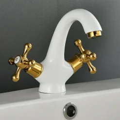 Bathroom Sink Faucet,Classic Electroplated / Painted Finishes Centerset Two Handles One Hole Bath Taps
