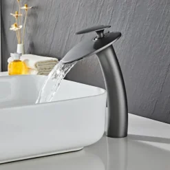Bathroom Sink Faucet,Waterfall Heart Shape Handle Single Handle One Hole Bath Taps with Hot and Cold Switch