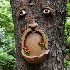 Bird Feeder Resin Tree Face Ornament Unique Yard Art Bird Food Feeder for Outdoor Garden Decorations