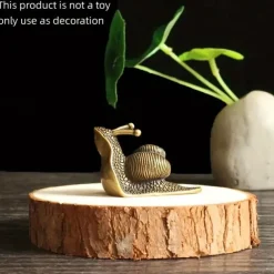 Brass Snail Animal Figurines, Retro Pure Copper Mini Snail Statue Ornaments Desk Antique Brass Tea Pet Collection Home Decorations For Living Room