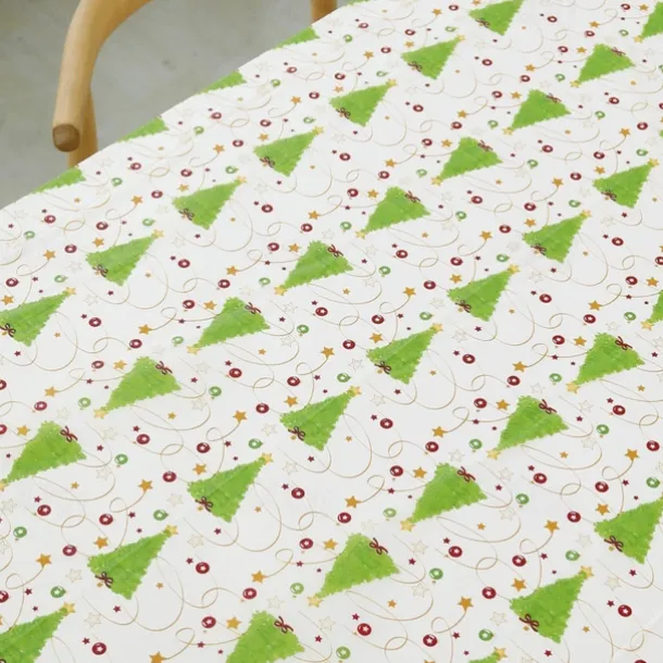 Christmas Disposable Tablecloth – Festive Snowflake Plastic Oil-Proof Table Cover for Holiday Party Decorations