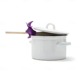 Creative Kitchen Utensils Silicone Tools Little Trapeze Wizard-shaped Pot Cover Anti-overflow Elevating Spoon Holder