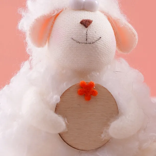 Cute Wooden Sheep Decor – Islamic Festival Table Ornament with Writable Sign for Ramadan & Eid, Adorable Gift for Celebrations & Party Decorations