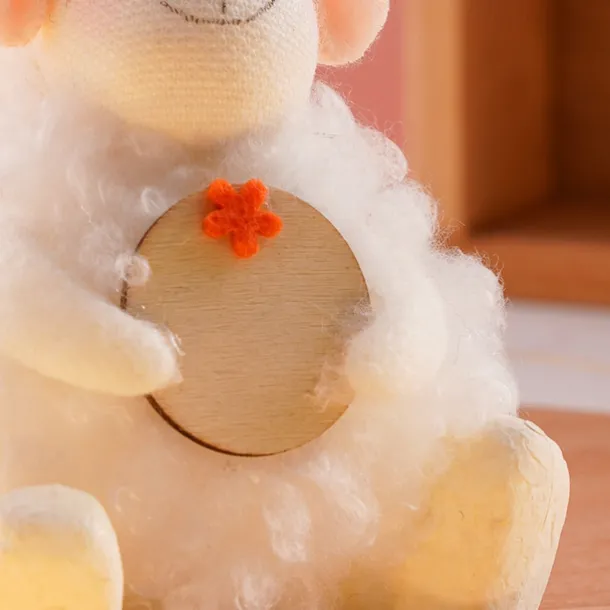 Cute Wooden Sheep Decor – Islamic Festival Table Ornament with Writable Sign for Ramadan & Eid, Adorable Gift for Celebrations & Party Decorations