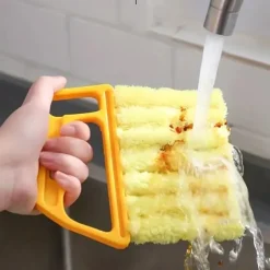 Detachable and Washable Blinds Cleaning Brush - Remove Dust and Dirt from Air Conditioner Outlets and Fans with Ease!